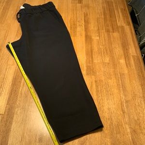 Lululemon On The Fly cropped pants